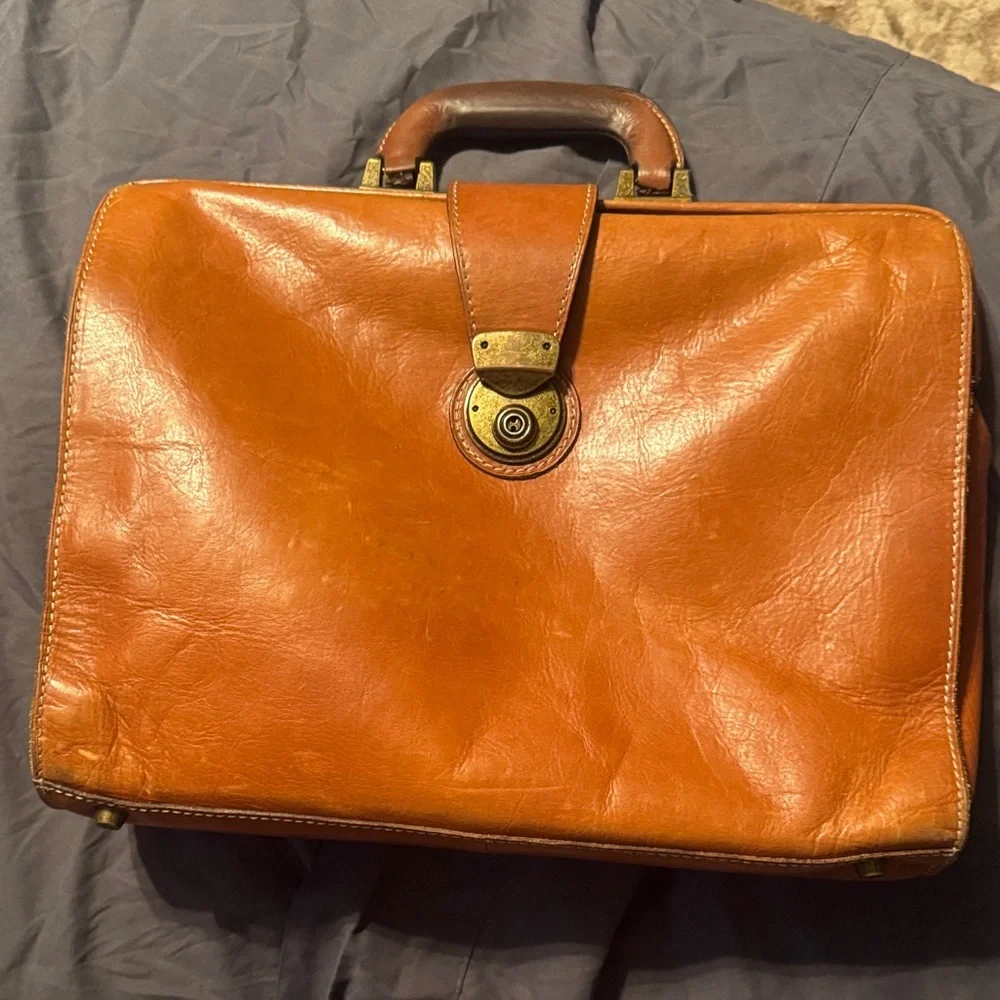 Elegant Tan Leather Briefcase